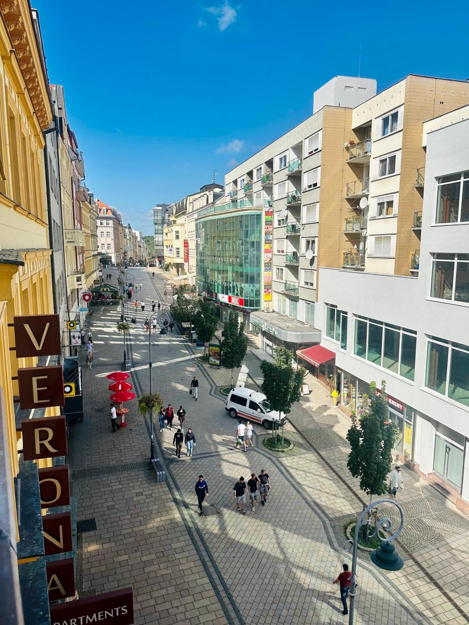 Apartment Th Karlsbad Exteriör bild